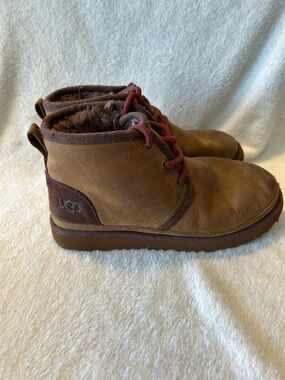 UGG Kids Chestnut Brown Lace-Up Shearling Ankle Boots kids size 2